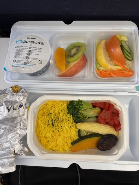 鮮やかな黄色いご飯!見た目は100点です。