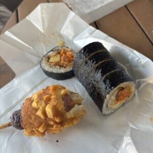 コンビニのキンパとポテトハットグの断面