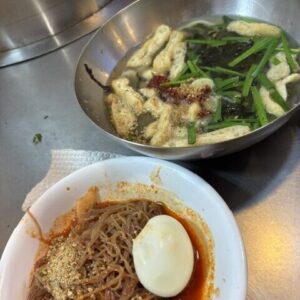 カルグクスとビビン冷麺